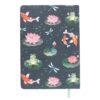 Caderno A5 Pond Print com design aquático sereno na capa