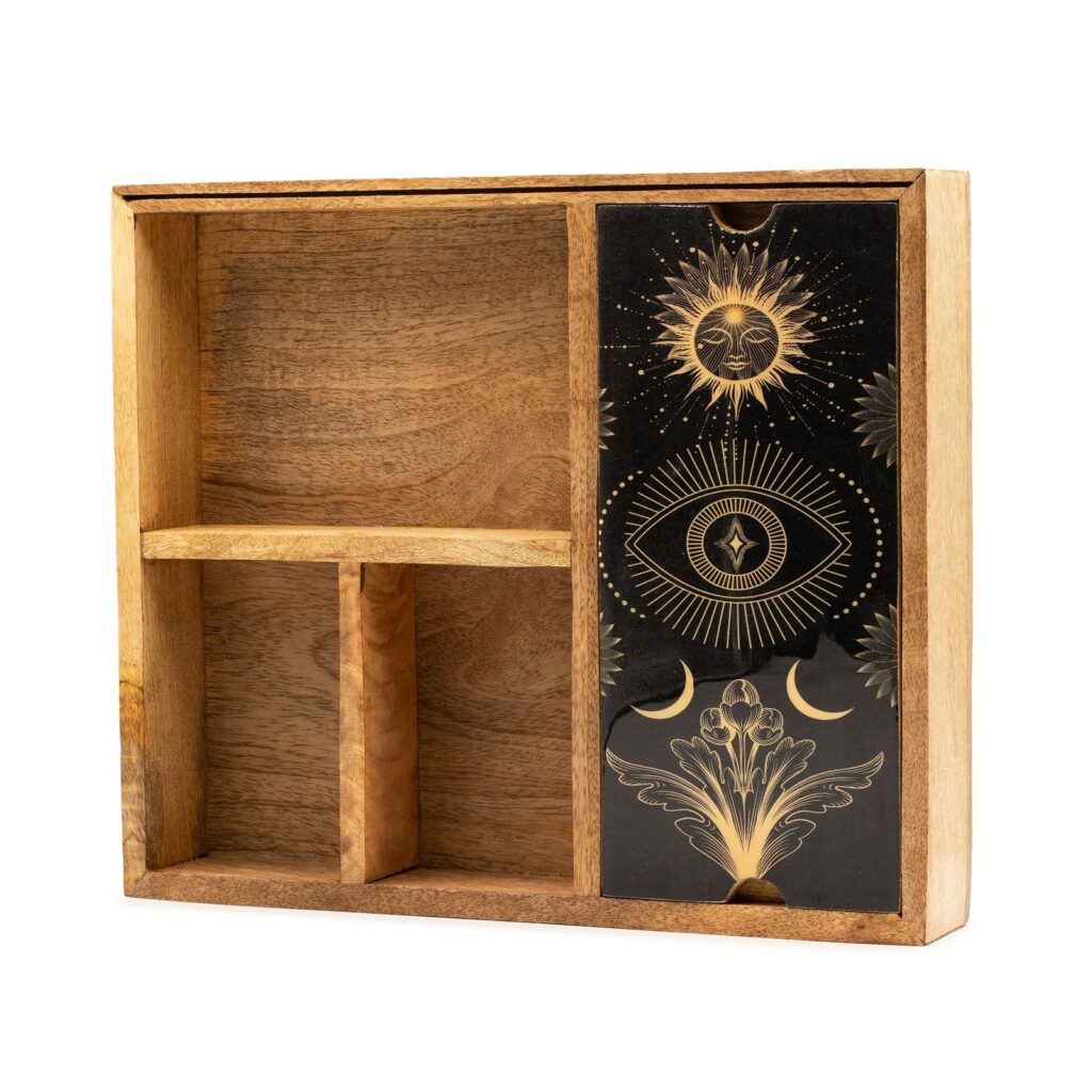 Caixa de madeira pintada de preto para tarot com quatro compartimentos e suporte para exibição de cartas