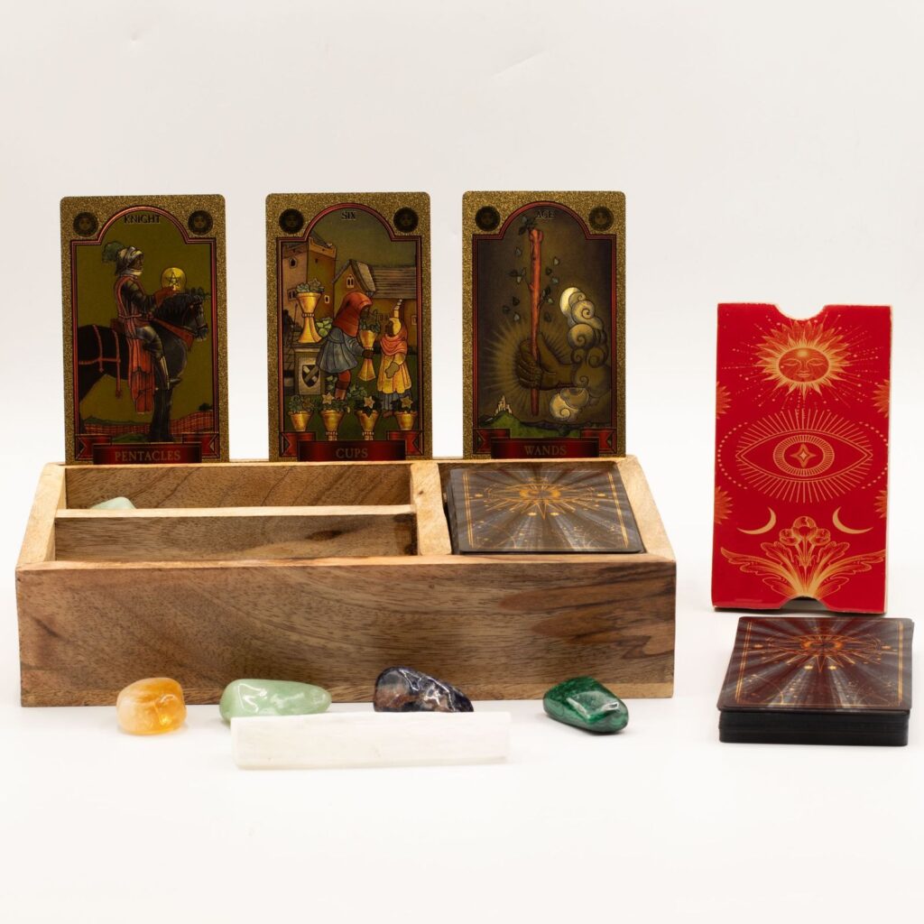Caixa de tarot em madeira com três compartimentos