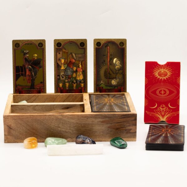 Caixa de tarot em madeira com três compartimentos