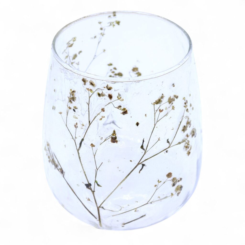 Castiçal de vidro floral em vaso com margaridas naturais prensadas 12x11cm, peça central de altar, Sopro d’Alma