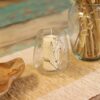 Castiçal de vidro floral em vaso com margaridas naturais prensadas 12x11cm, peça central de altar, Sopro d’Alma