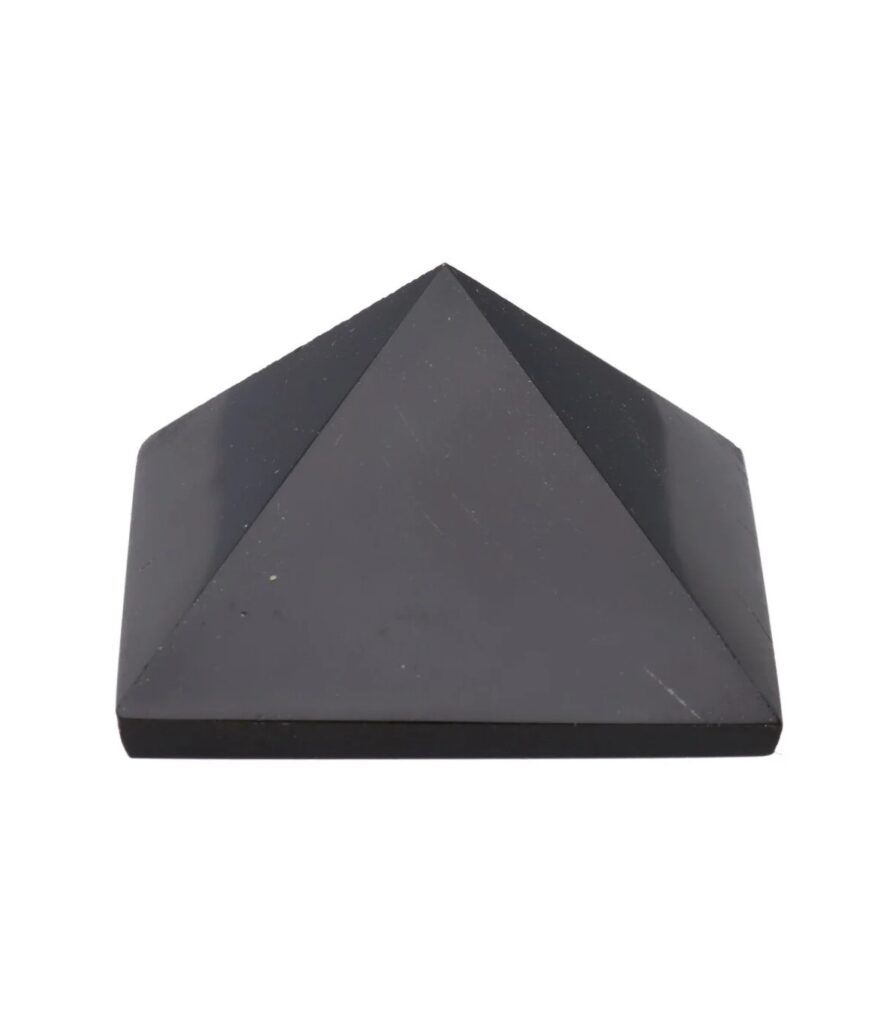 Pirâmide de obsidiana negra polida 4x4 cm, superfície reflexiva, para proteção energética e trabalho com a sombra, Sopro d’Alma