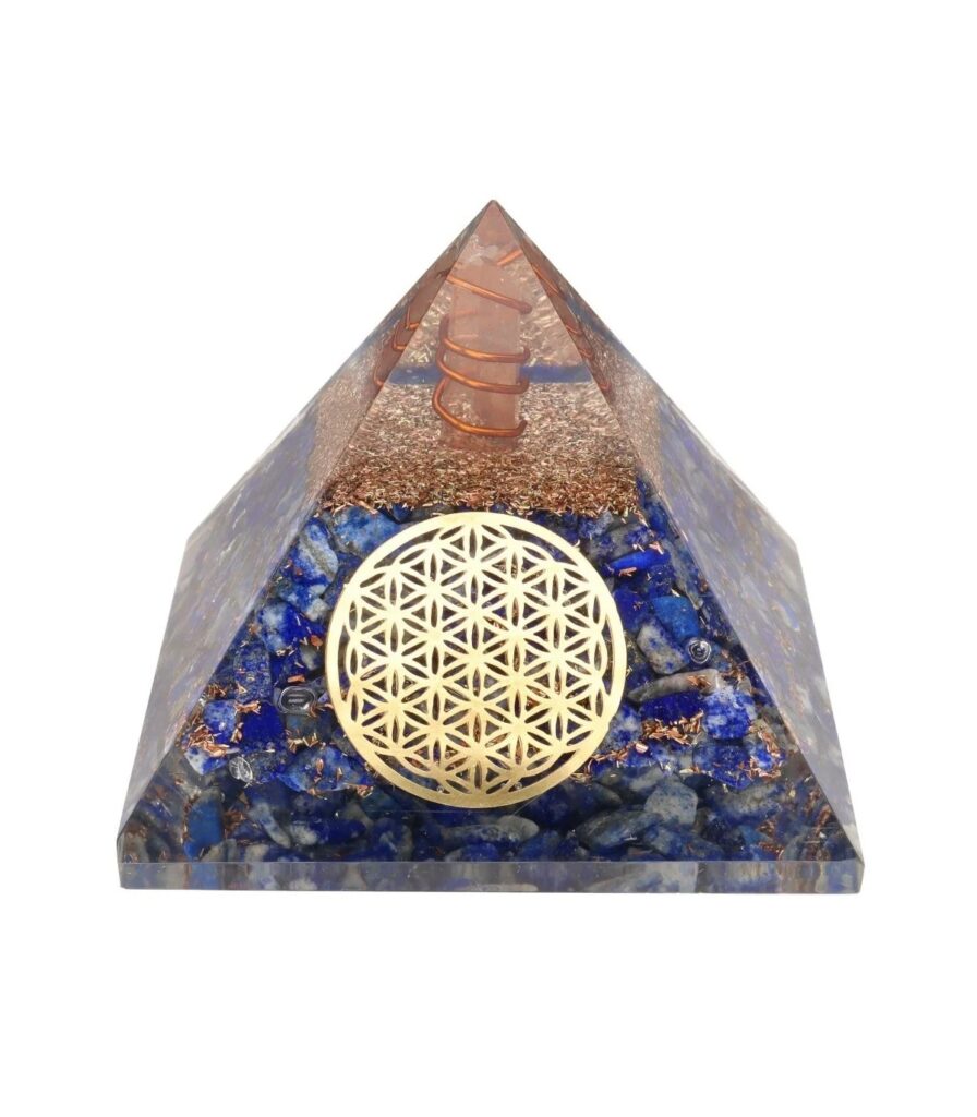 Pirâmide de orgonite com lápis-lazúli azul e Flor da Vida gravada, 7x7 cm, para sabedoria e clareza espiritual, Sopro d’Alma