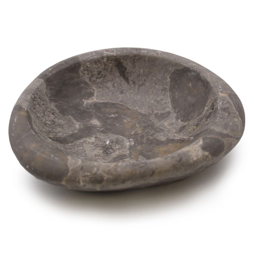 Suporte para incenso em madeira petrificada natural, textura mineral castanha, com perfuração central para varinha, peça única