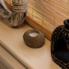 Suporte de vela em pedra de rio natural polida sem tratamento, peça única artesanal, ancoragem altar, Sopro d’Alma