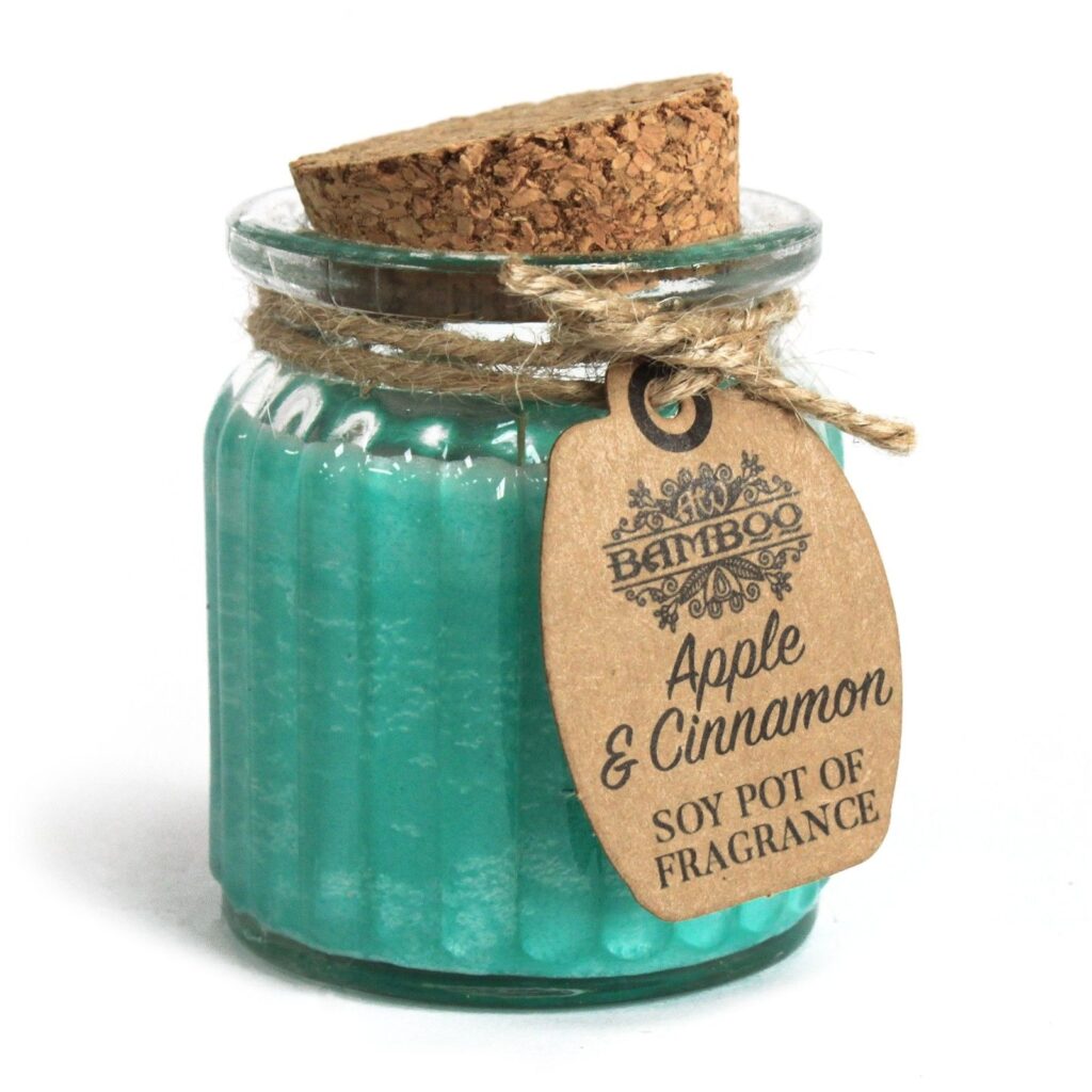Vela de cera de soja com perfume de maçã e canela em pote de bambu reutilizável, colecção Bamboo, Sopro d’Alma